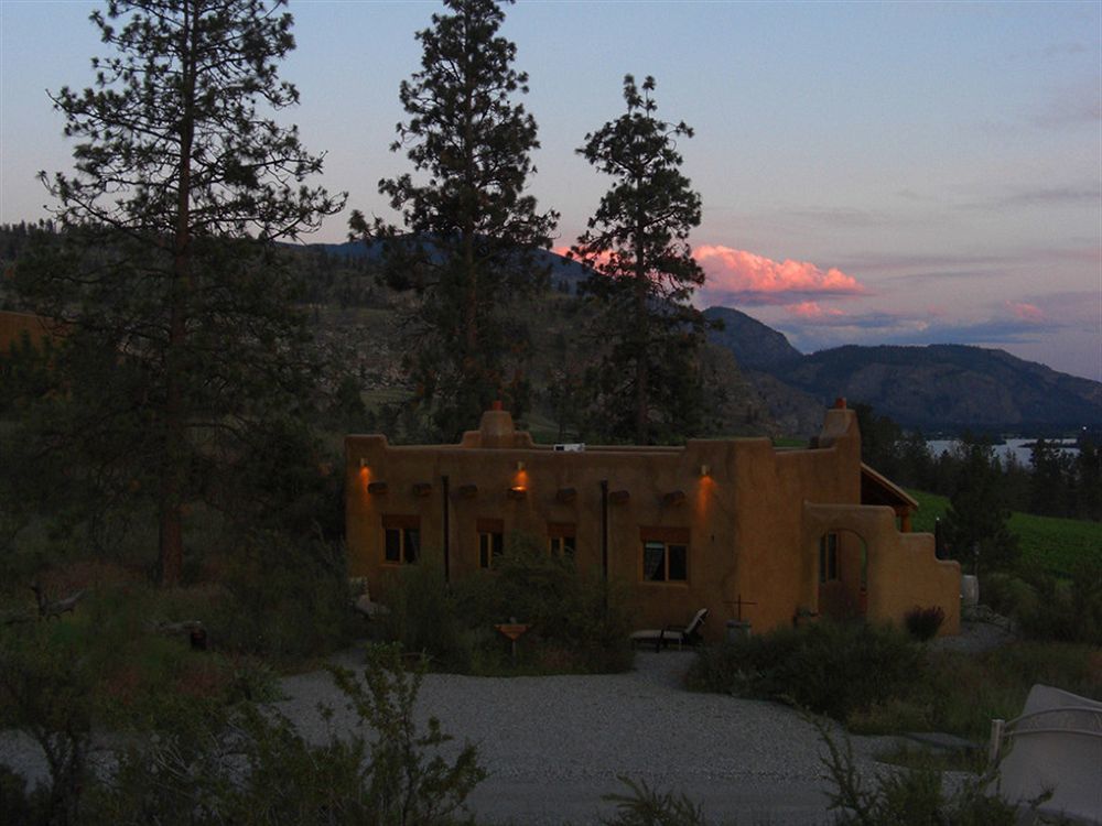 Bighorn Ridge Guesthouse Okanagan Falls Bagian luar foto