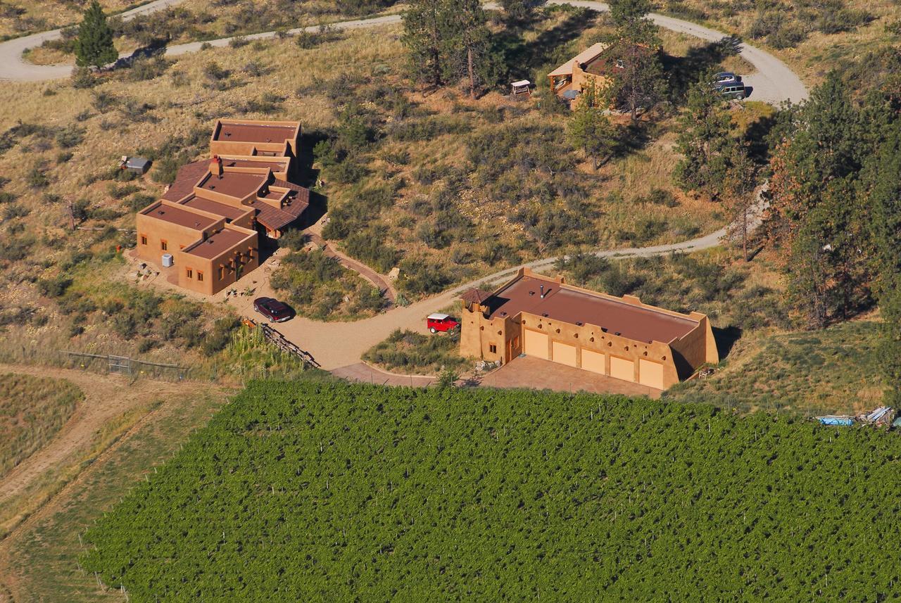 Bighorn Ridge Guesthouse Okanagan Falls Bagian luar foto
